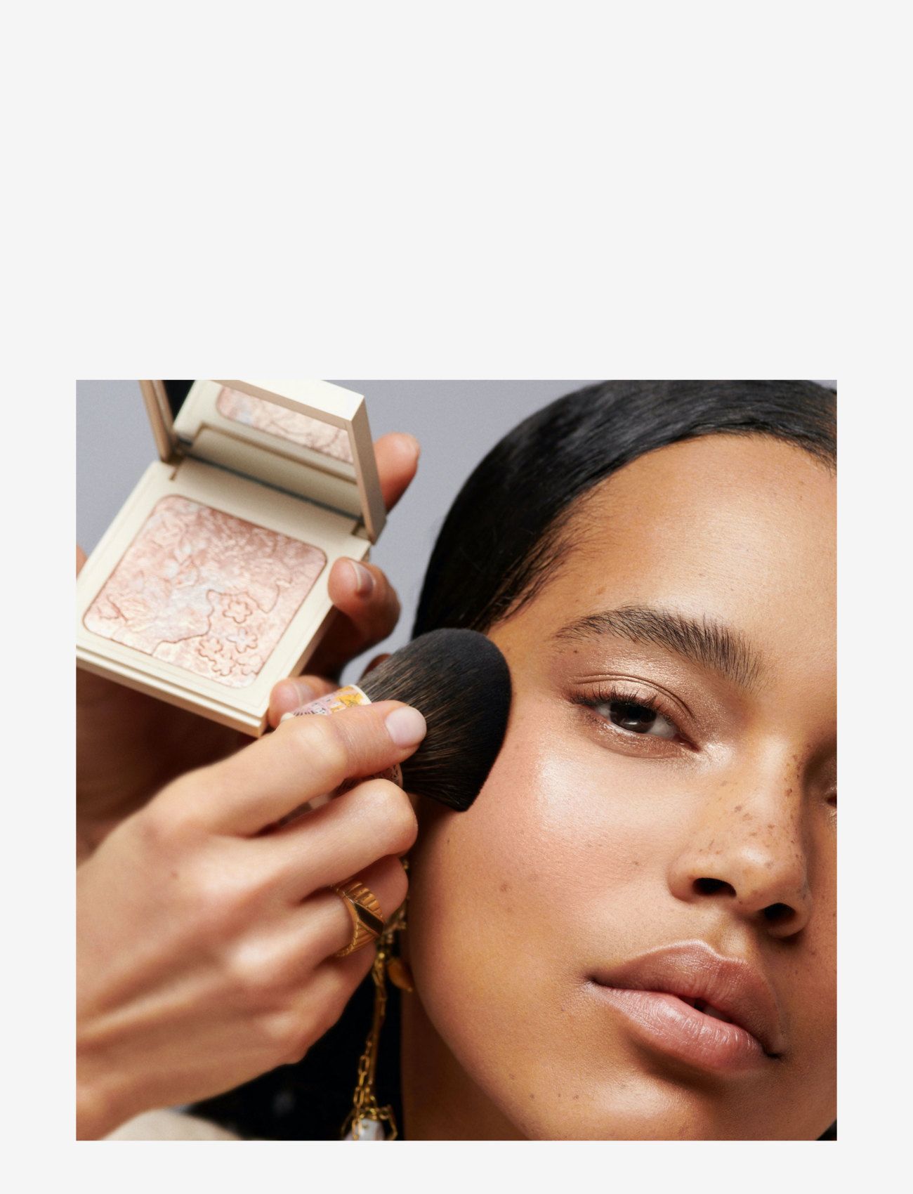 Bobbi Brown - BB UJ Highlighting Powder - pink glow - 3