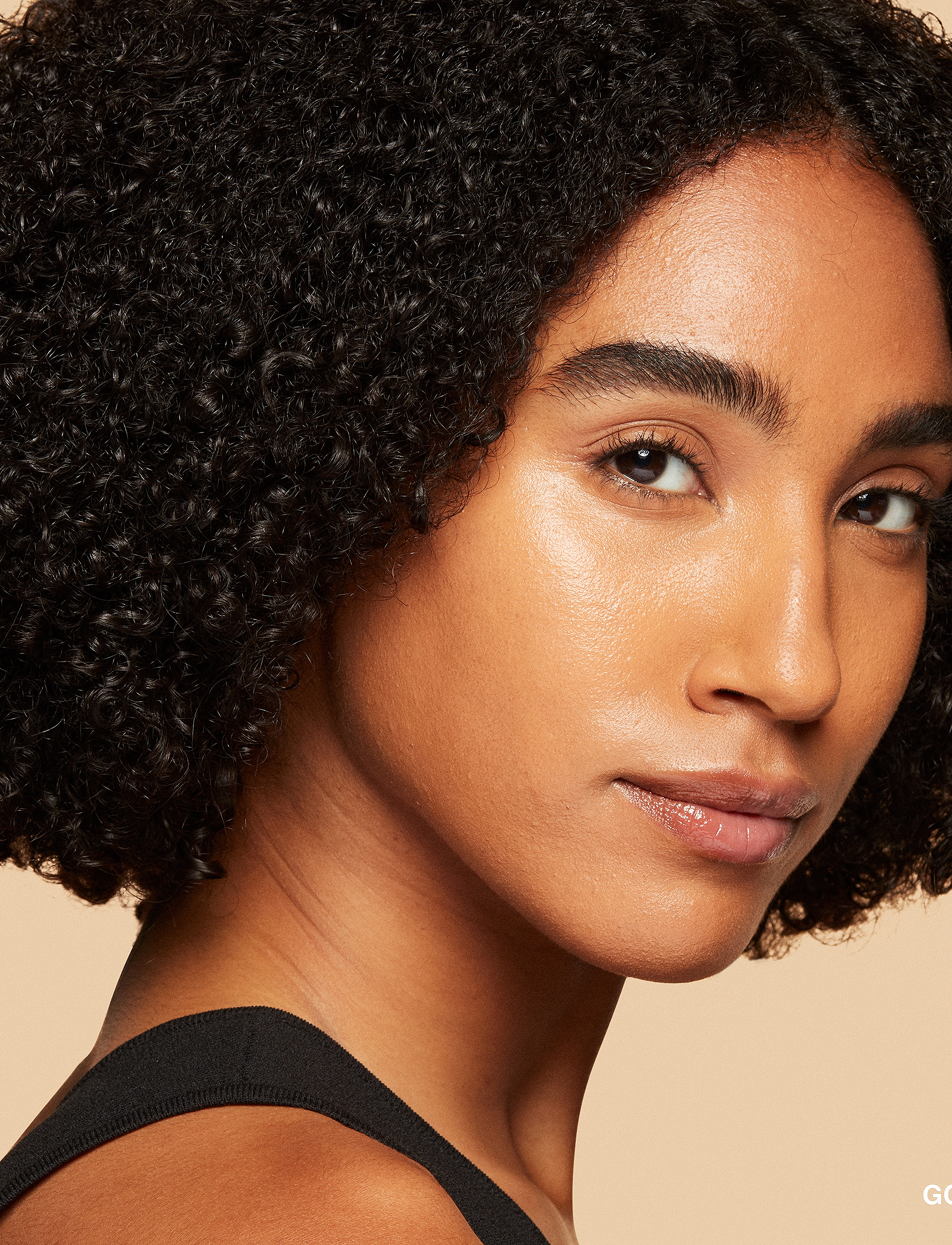 Bobbi Brown - Vitamin Enriched Skin Tint SPF15 - makeup - golden 4 - 5