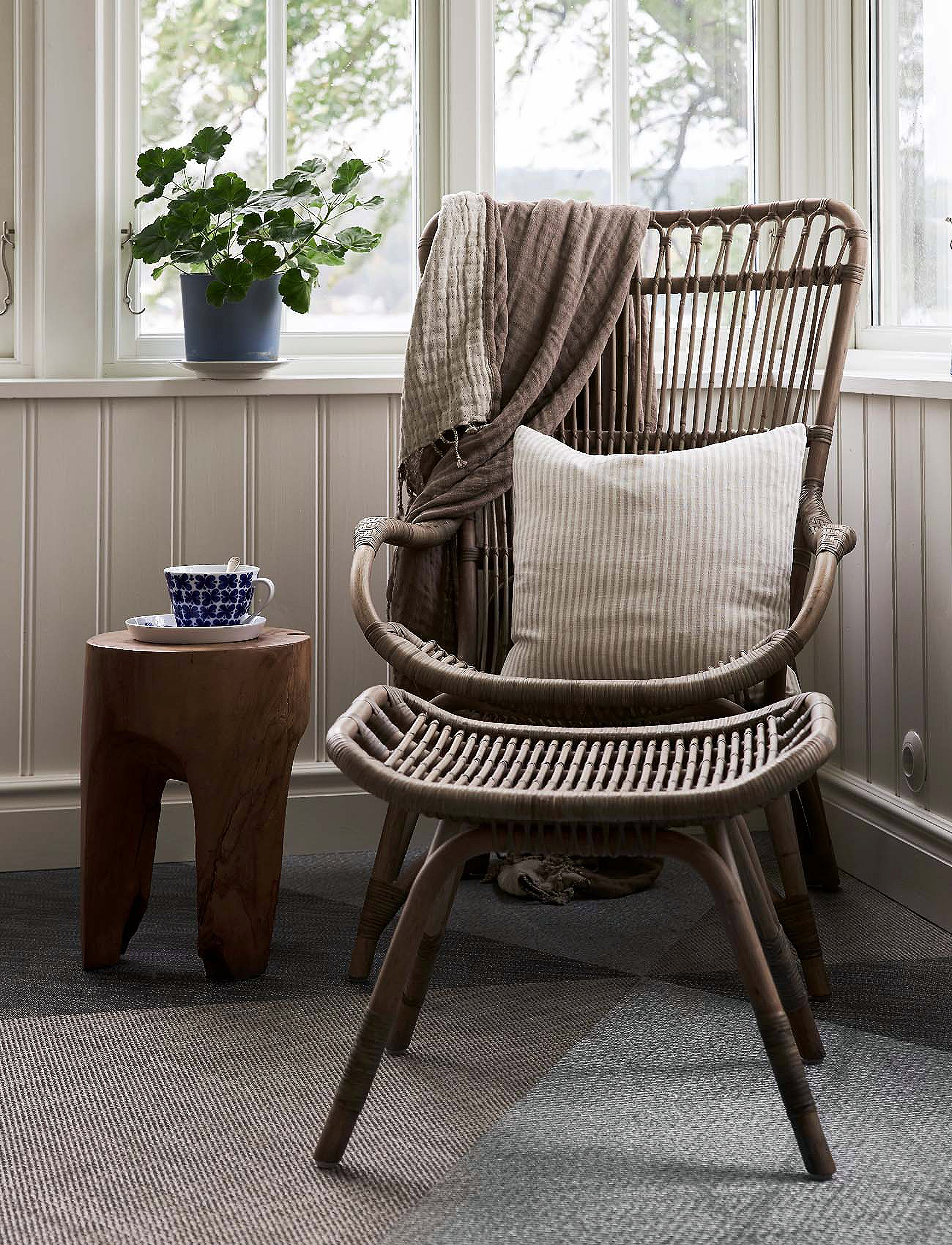 Boel & Jan - Rough linen stripe cushion cover - white - 1