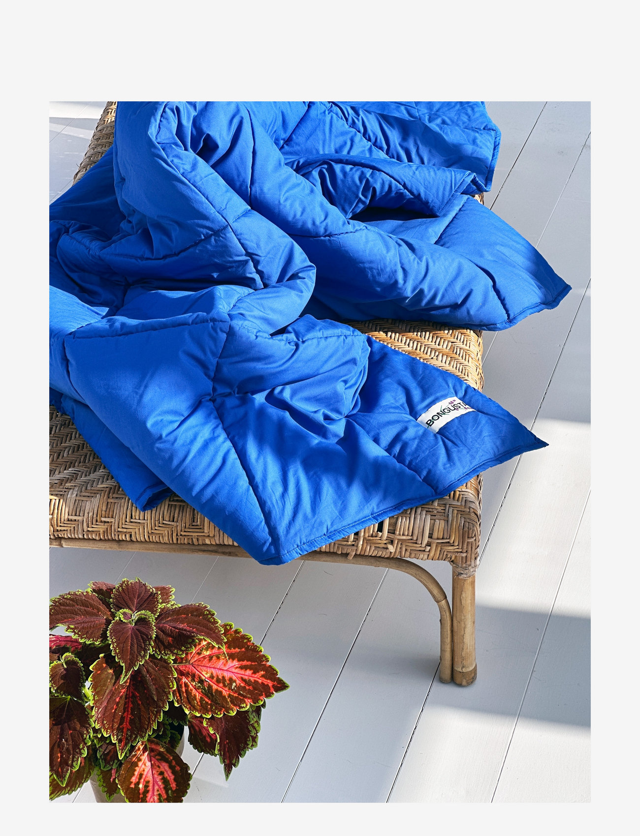 Bongusta - Puffy Blanket - udendørstekstiler - dazzling blue - 0