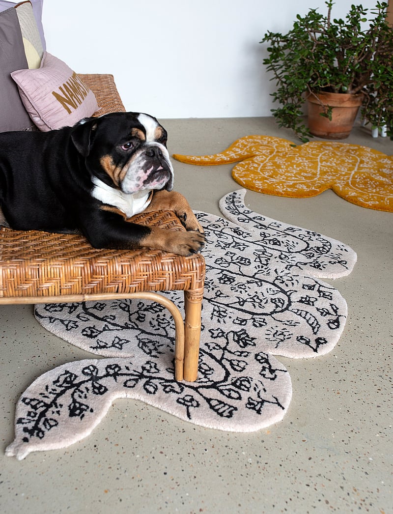 Bongusta - Snake Rug - asymmetric rugs - creme & ink - 1