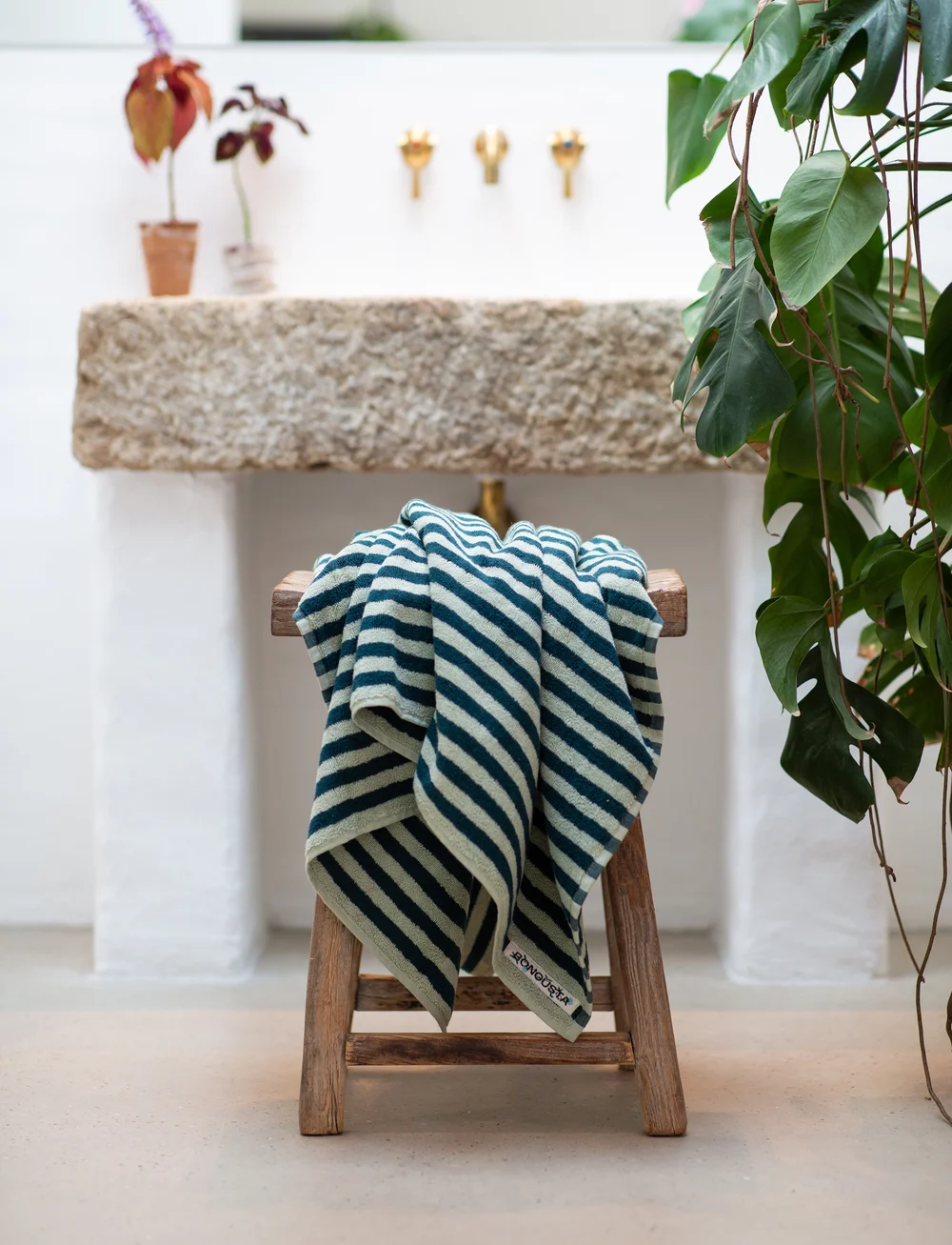 Bongusta - Naram Hand Towel - handtücher - sea foam and deep teal - 1