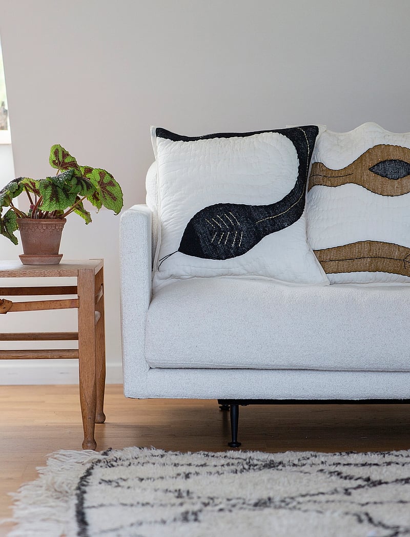 Bongusta - Snake Pillow - amber - amber - 4