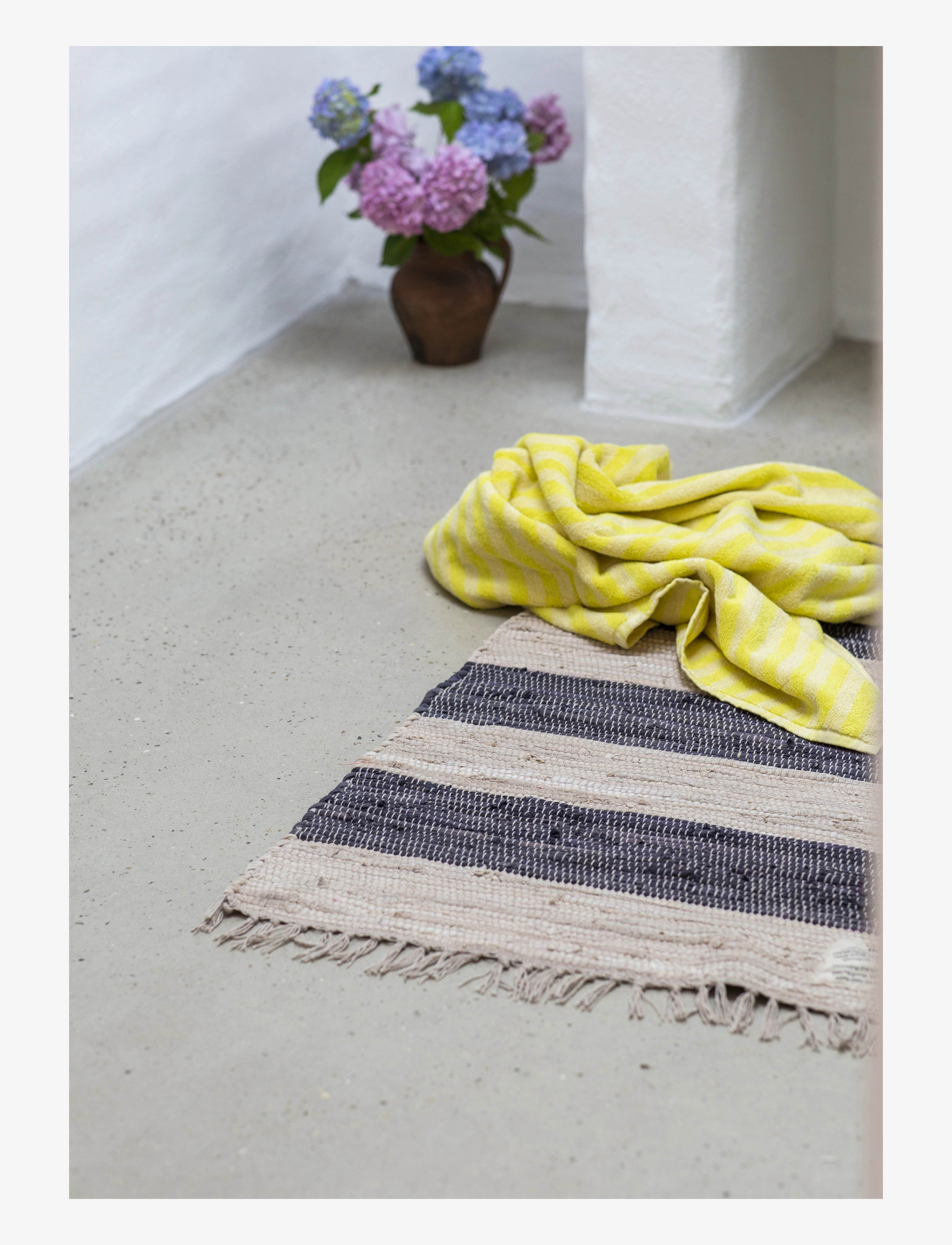Bongusta - Chindi Rug 60 x 90 cm - rektangulære tæpper - grey & beige - 1
