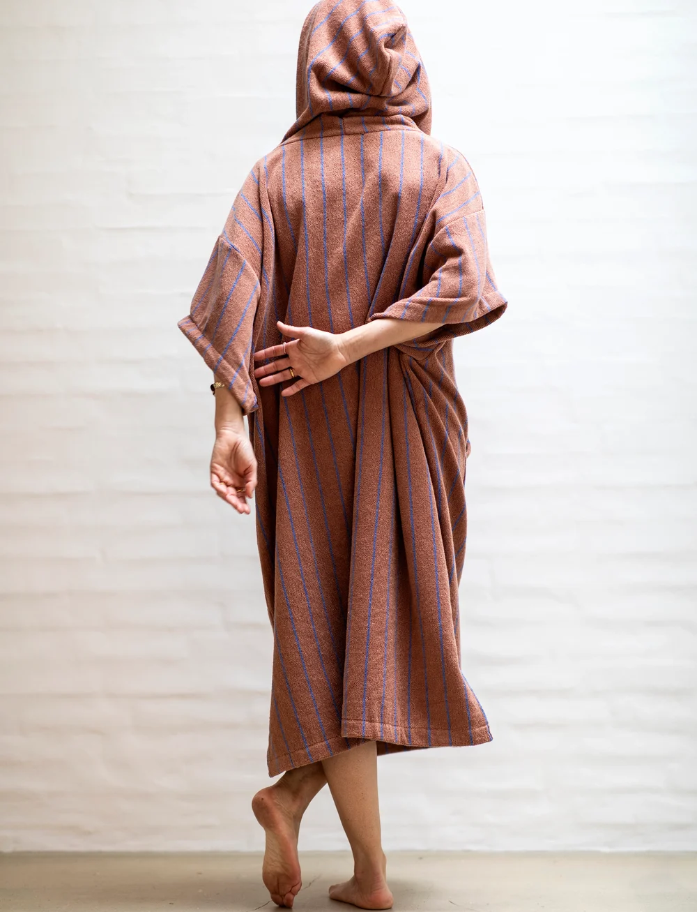 Bongusta - Naram Poncho - osta hinna alusel - camel & ultramarine - 2