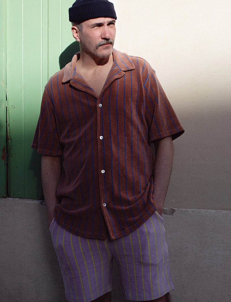 Bongusta - Naram Shirt - short-sleeved shirts - camel & ultramarine blue - 0