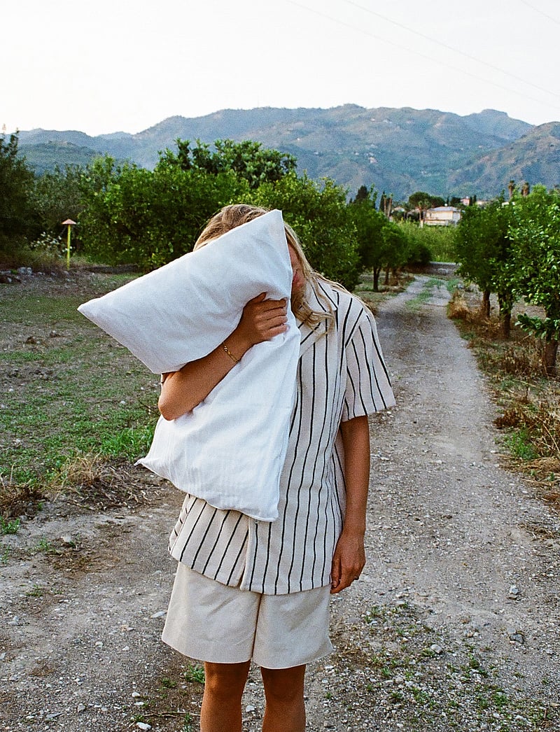 Bongusta - Naram Shirt - kurzärmlige hemden - creme & ink - 0