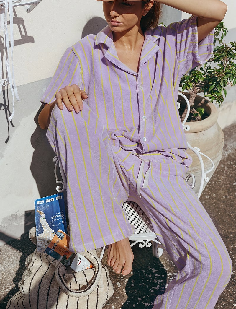 Bongusta - Naram Shirt - kortærmede skjorter - lilac & neon yellow - 2