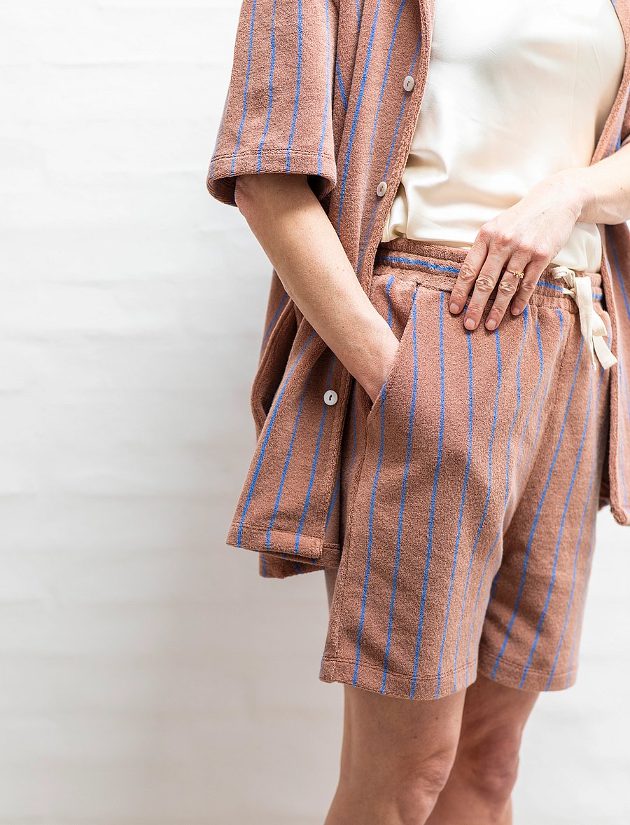 Bongusta - Naram Shorts - shorts - camel & ultramarine blue - 0