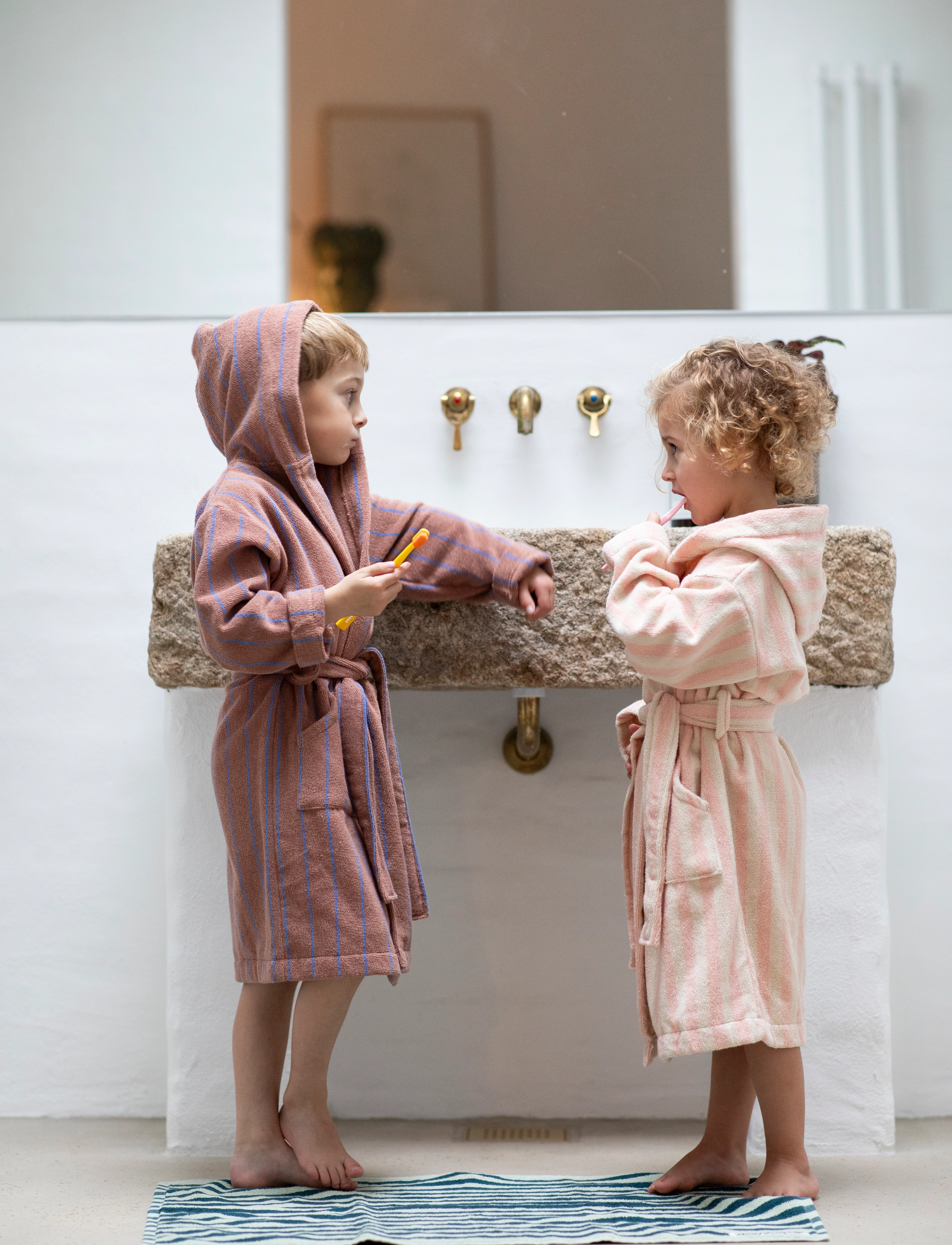 Bongusta - Naram Kids Bathrobe - nacht- & unterwäsche - tropical & creme - 3