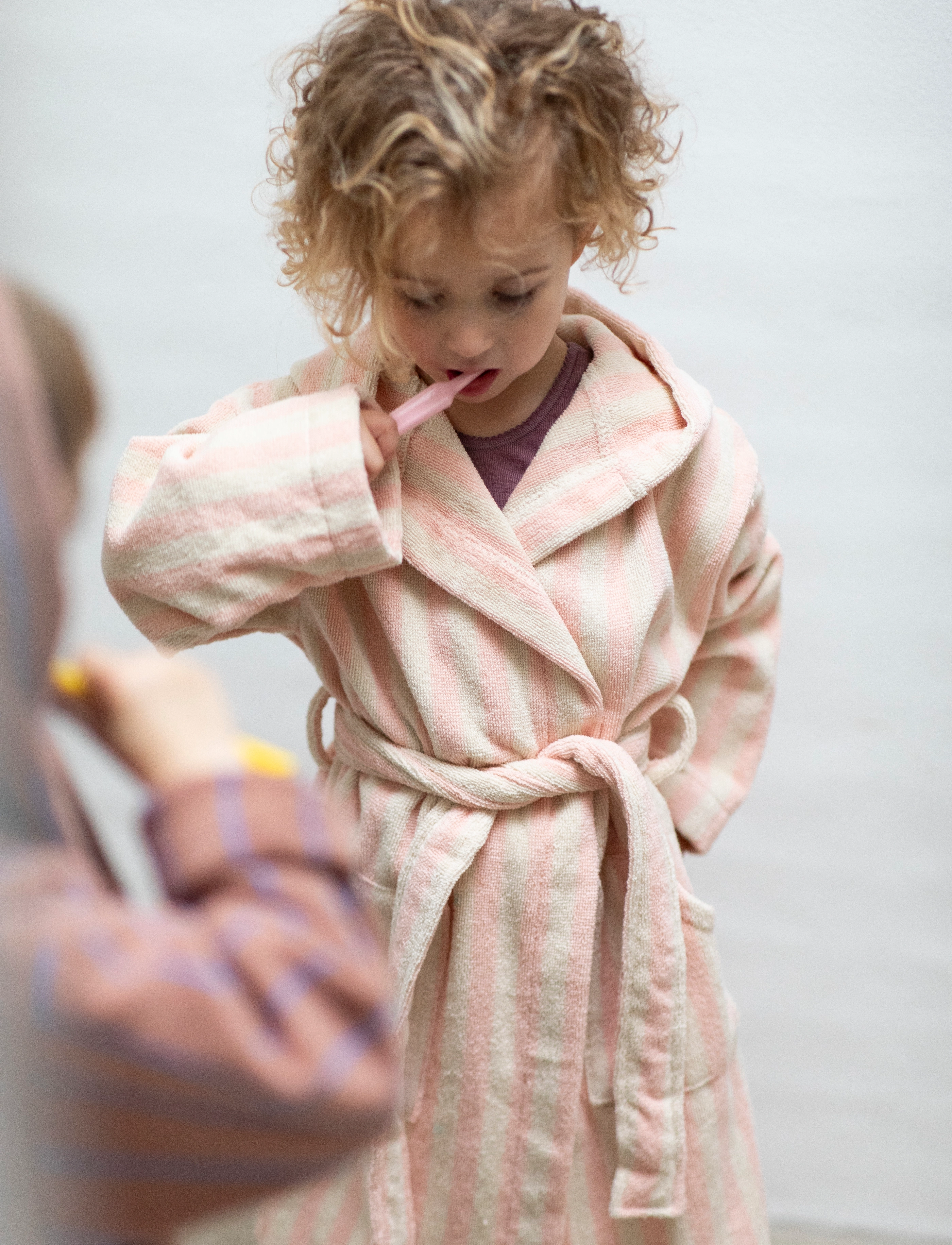 Bongusta - Naram Kids Bathrobe - nacht- & unterwäsche - tropical & creme - 4