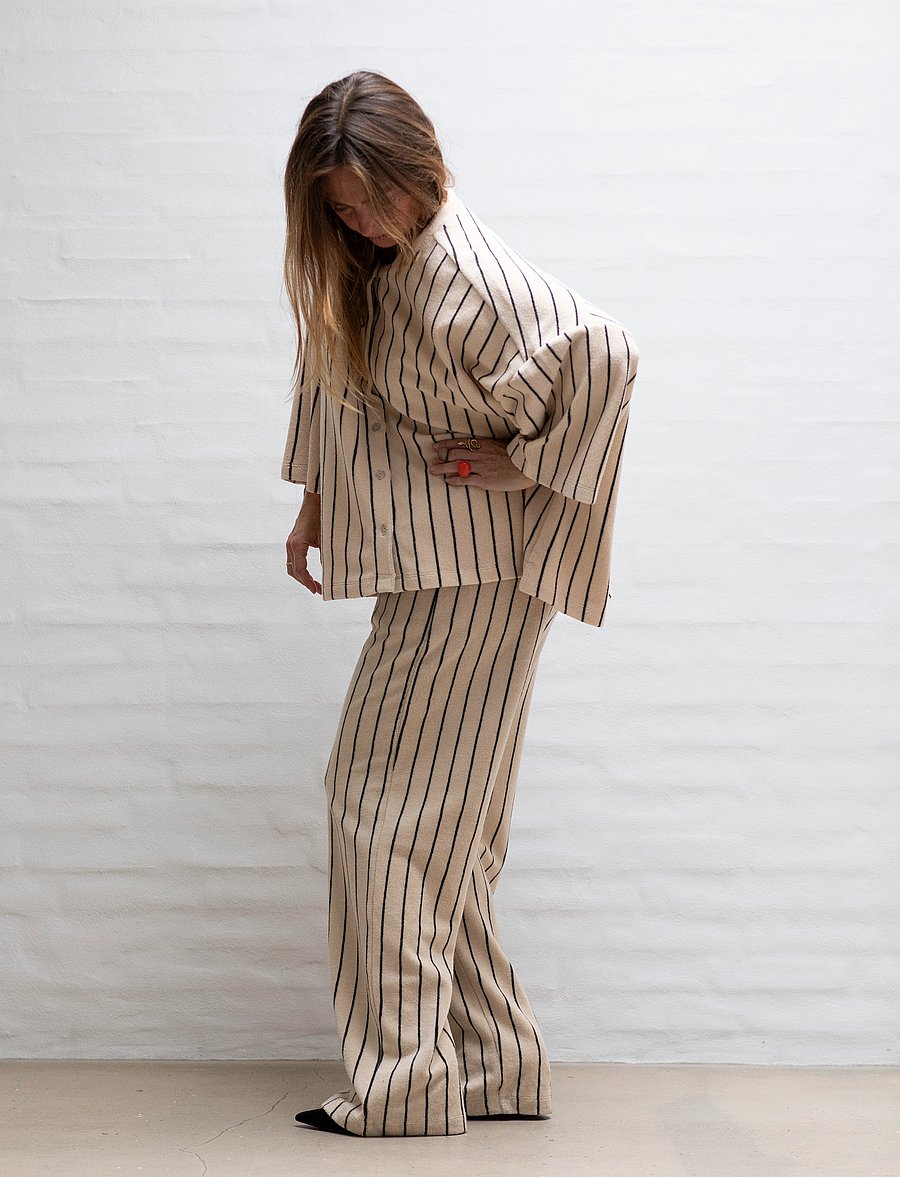 Bongusta - Naram Oversized Shirt - overshirts - creme & ink - 2