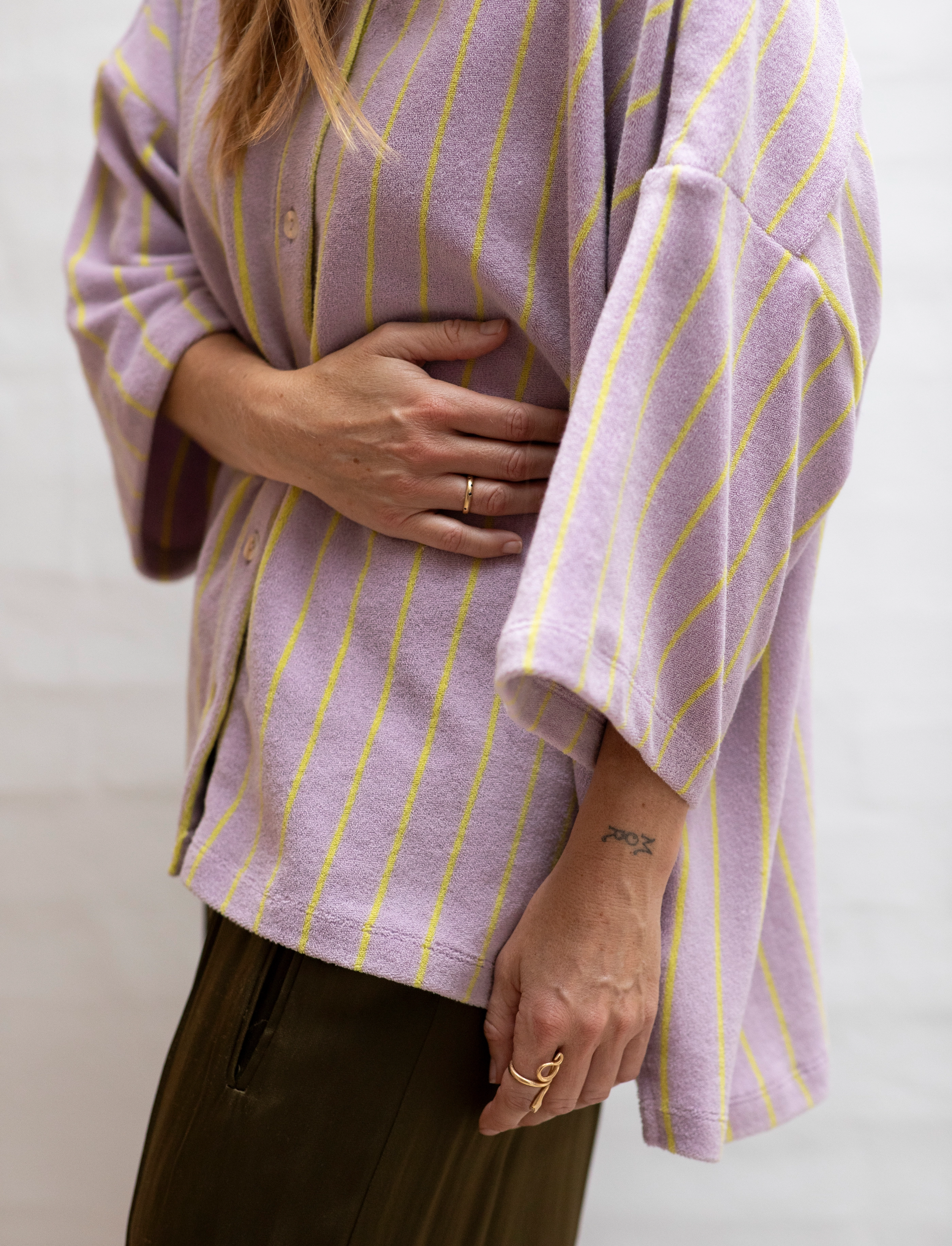 Bongusta - Naram Oversized Shirt - overshirts - lilac & neon yellow - 4