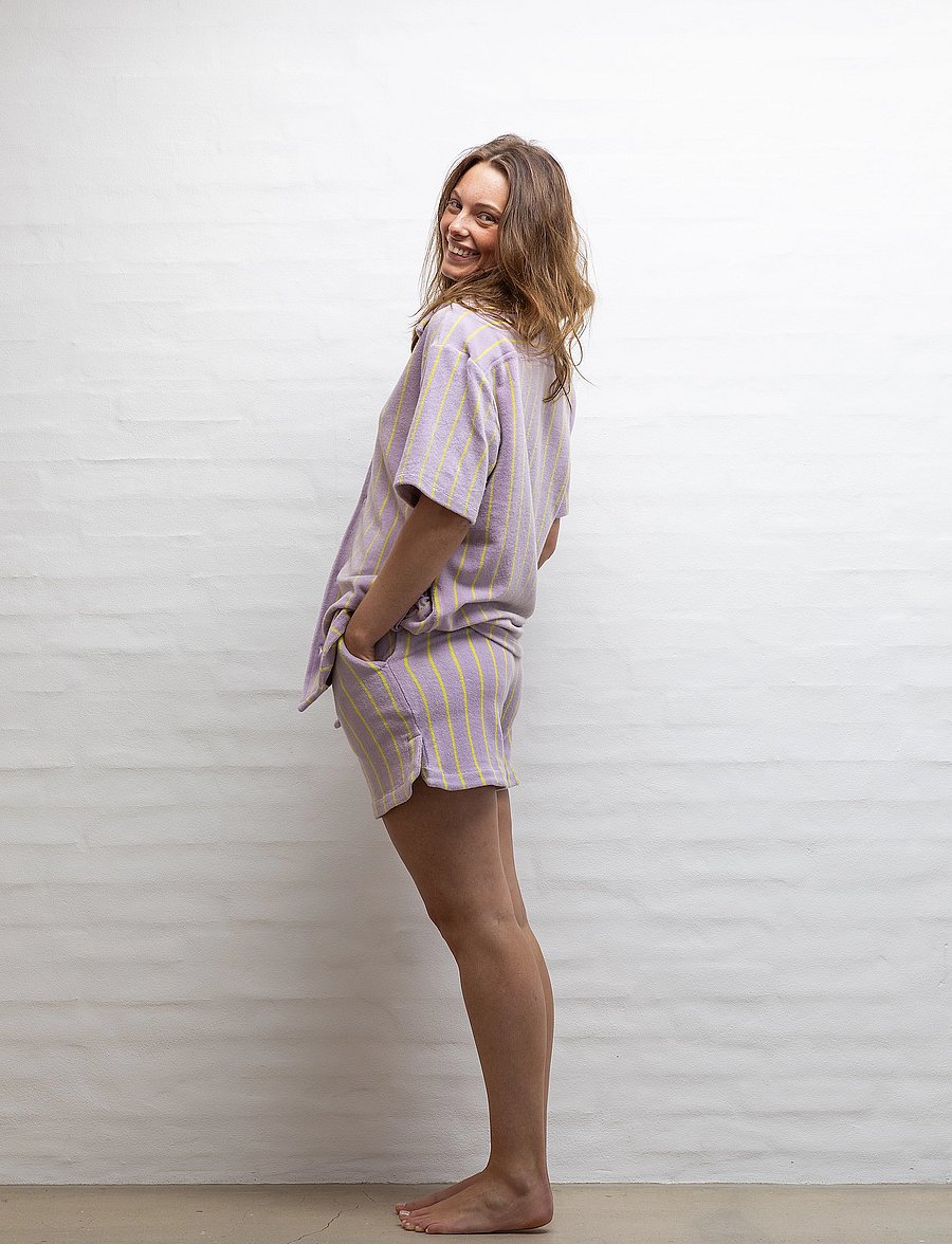 Bongusta - Naram Gym Shorts - freizeitshorts - lilac & neon yellow - 2