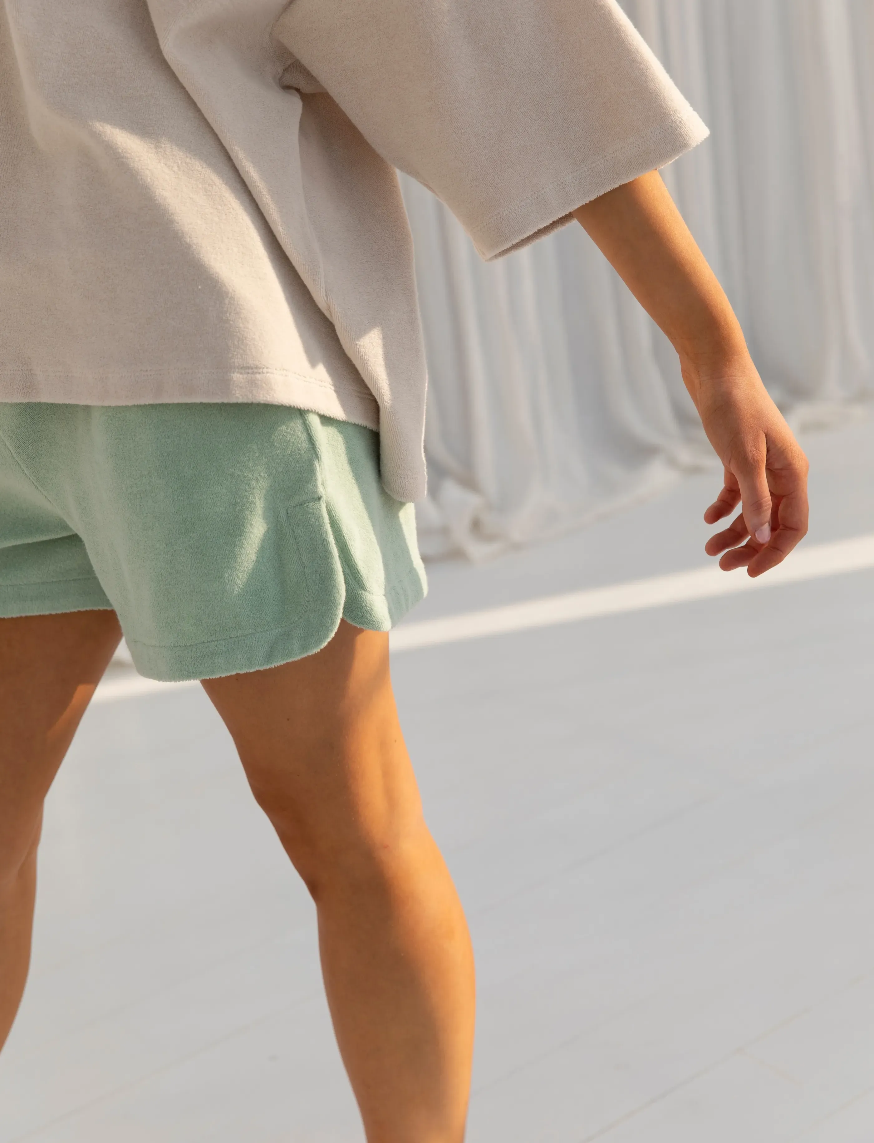 Bongusta - Naram Gym Shorts - casual shorts - silver sage - 2