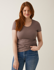 Boob - Classic s/s top - t-shirts & tops - dark taupe - 3