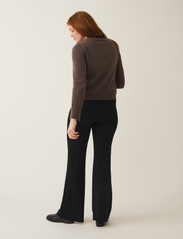 Boob - Wool crewneck sweater - megzti drabužiai - brown grey melange - 3