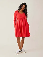 Boob - Effortless n. dress - sukienki do kolan i midi - hibiscus red - 4
