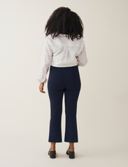 Boob - OONO cropped pants - joggers - midnight blue - 4