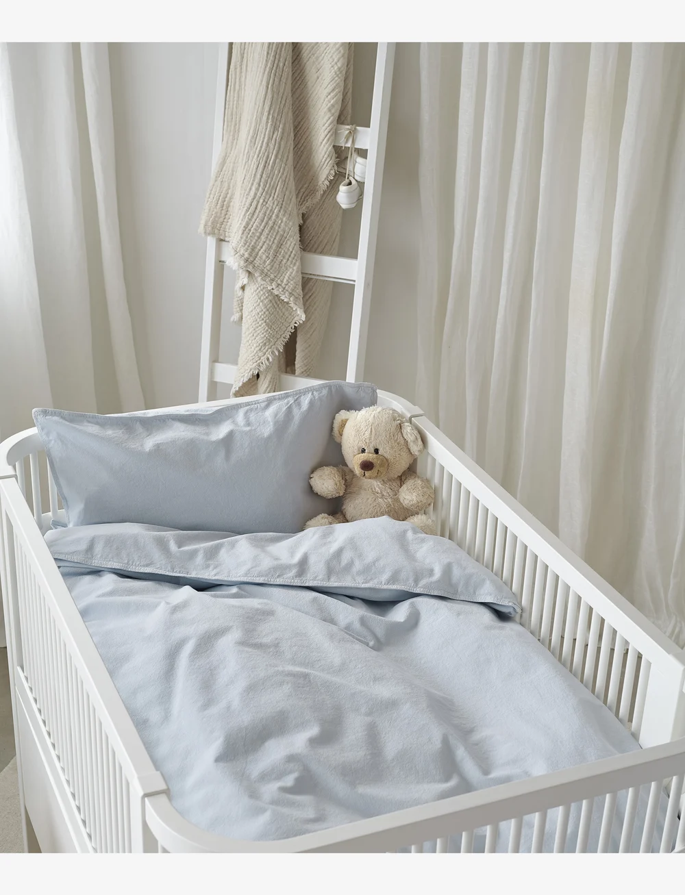 Borganäs of Sweden - 2-Dels Set Humble Ljusblå Spjälsäng - påslakanset - blue - 2