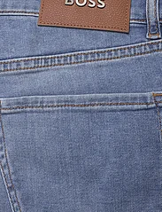BOSS - Maine3 - regular piegriezuma džinsa bikses - medium blue - 4
