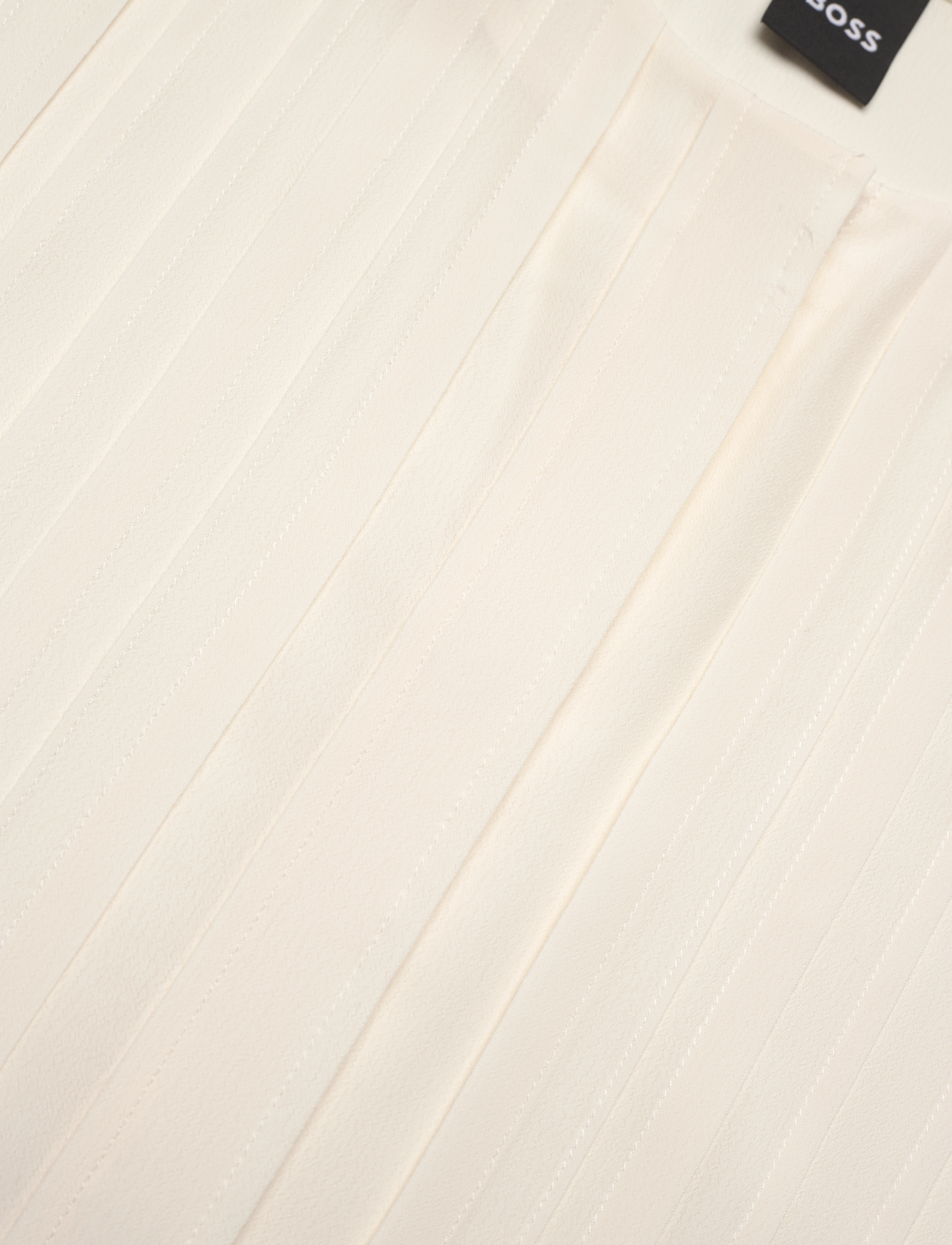 BOSS - Berita - open white - 2