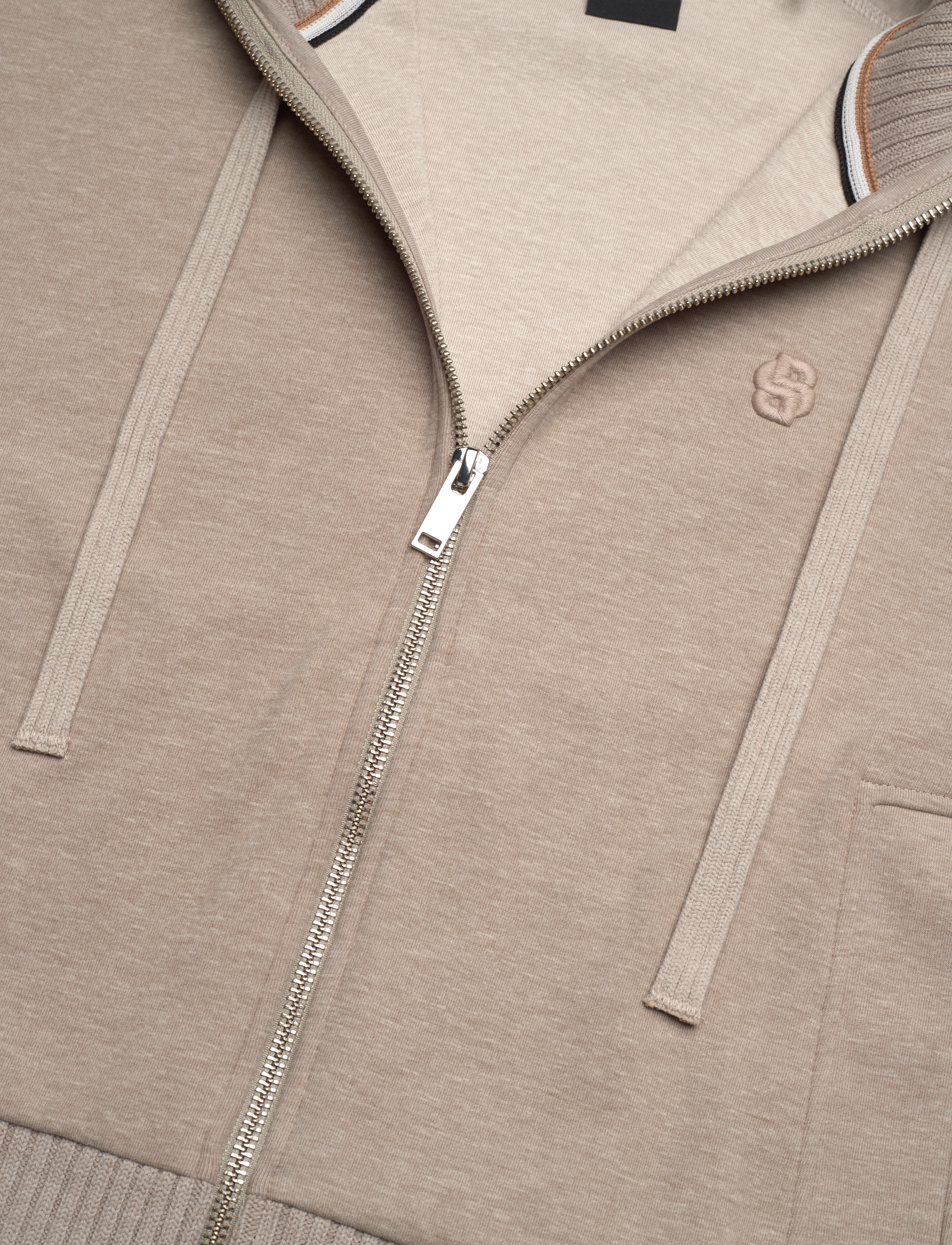 BOSS - Eburr - open grey - 2