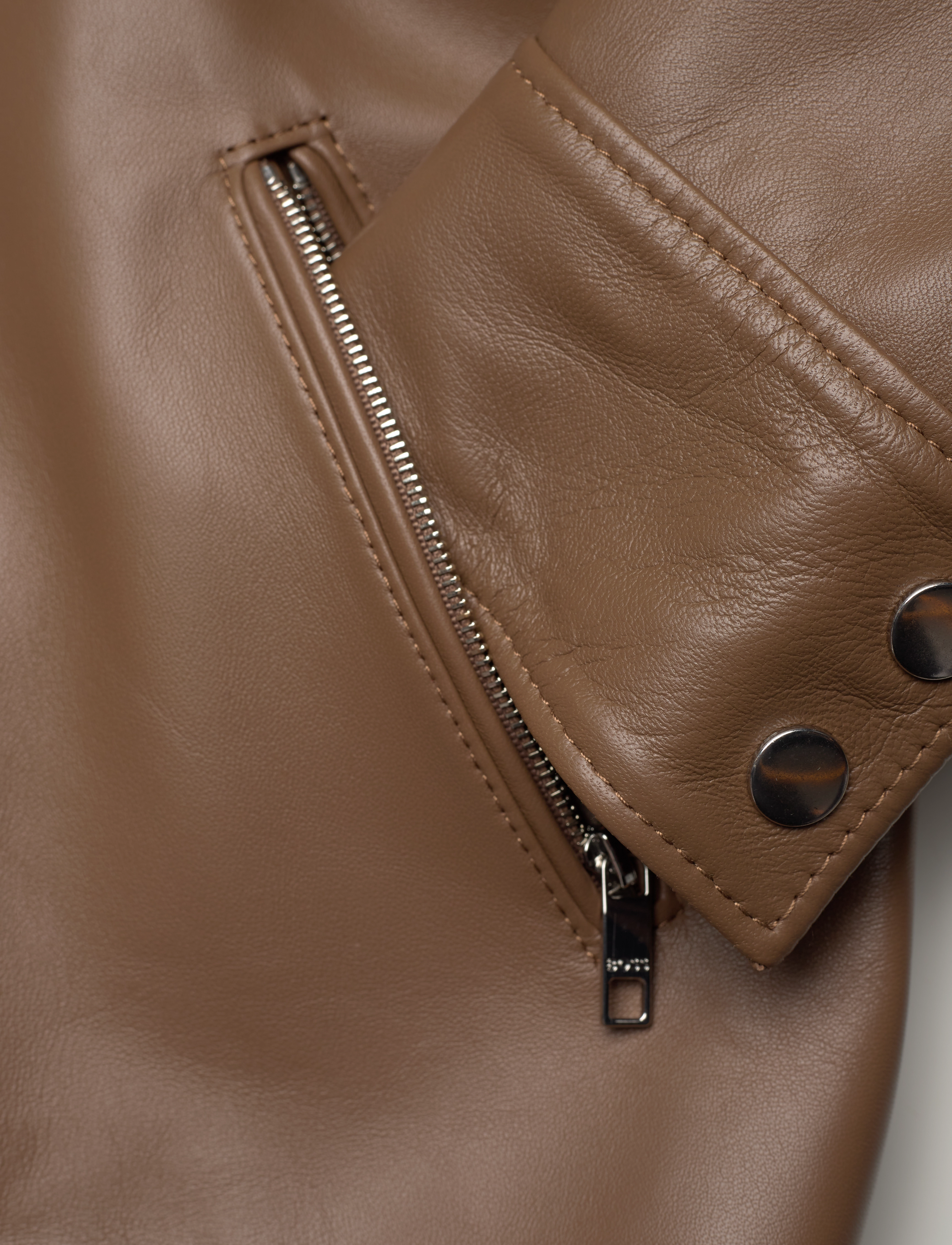 BOSS - Sadenita - open brown - 3