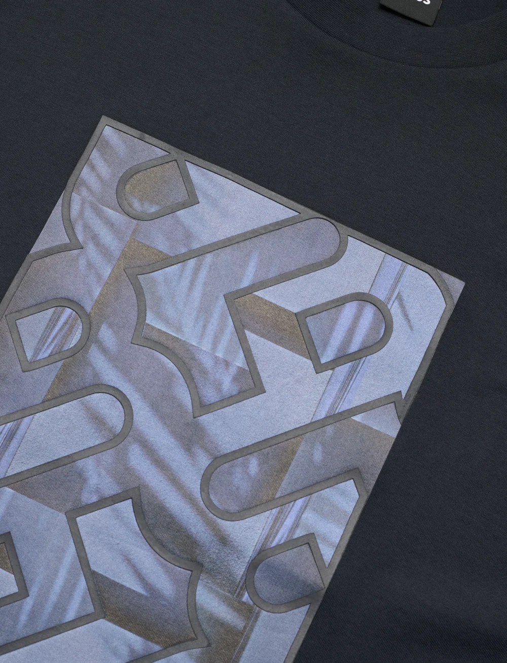 BOSS - H-Taut 81 - short-sleeved t-shirts - dark blue - 2