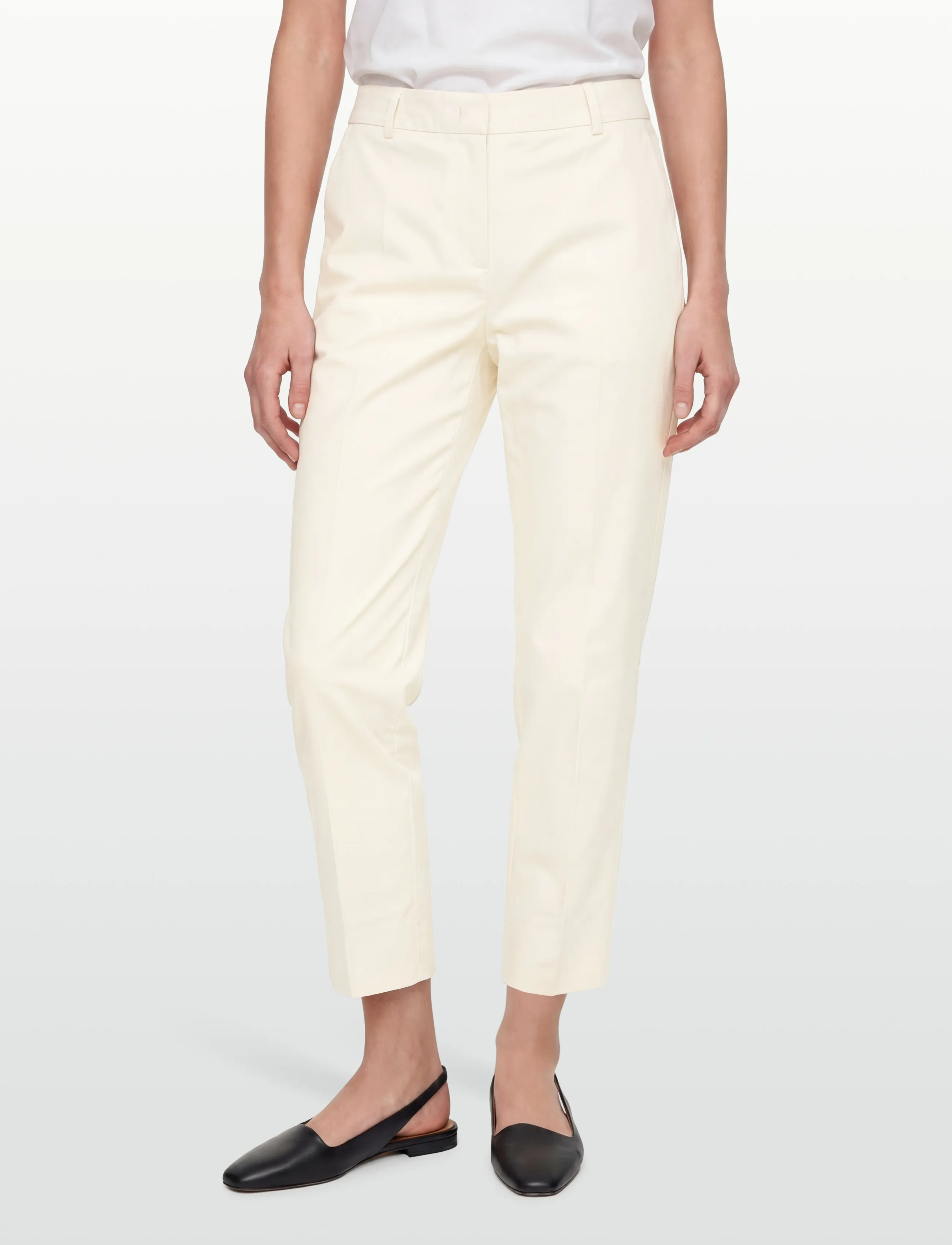 BOSS - Tapria-Crop2 - kapriai - open white - 3