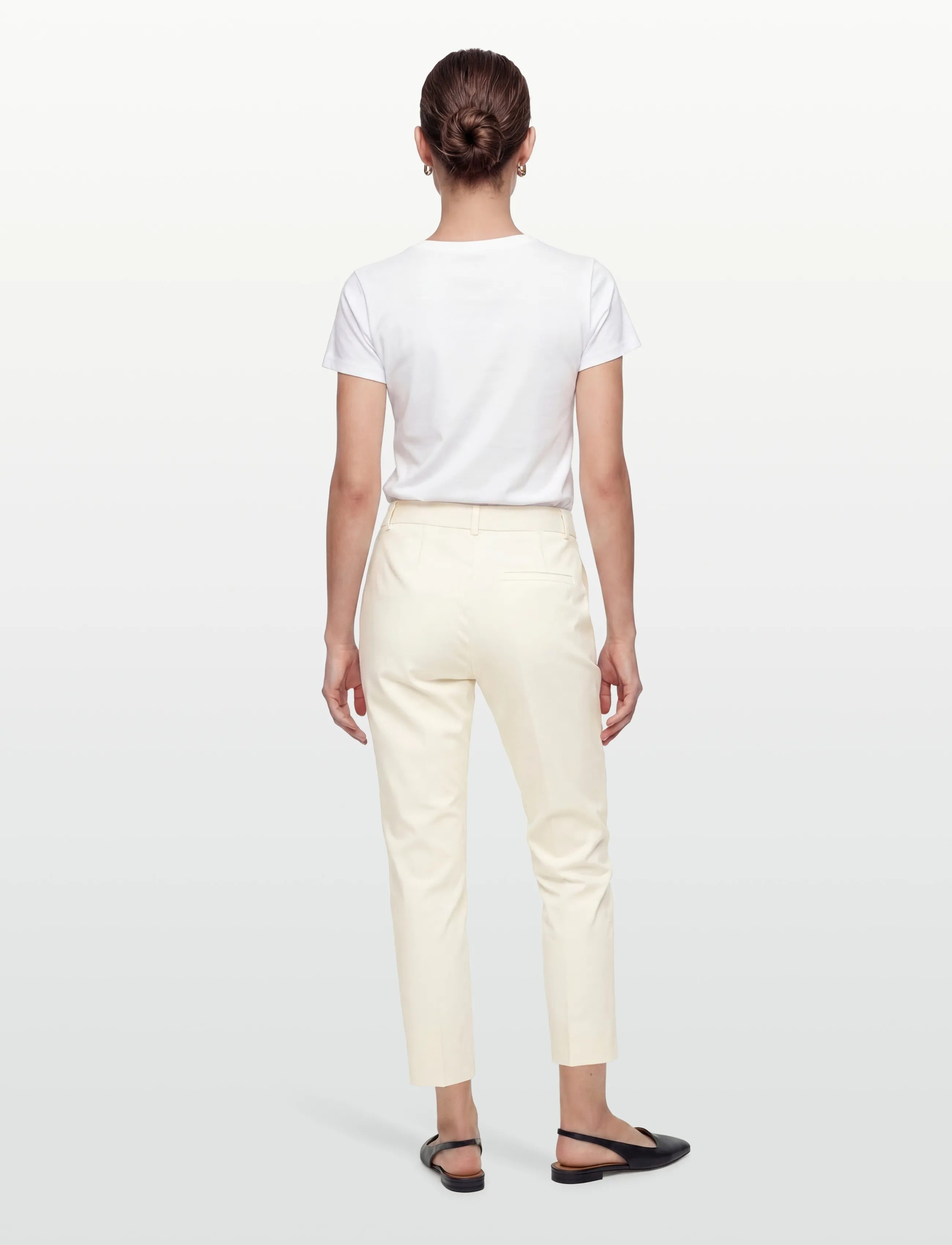 BOSS - Tapria-Crop2 - kapriai - open white - 4