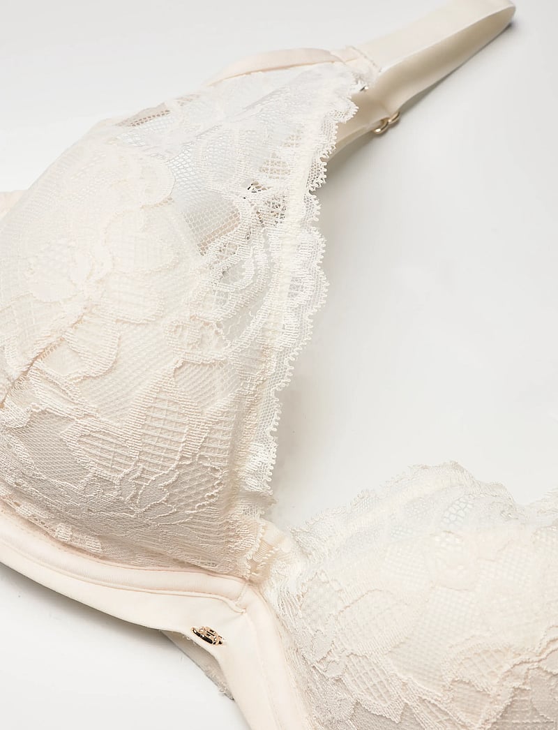 BOSS - HALF PAD_BLOSSOM - push up bh'er - open white - 2