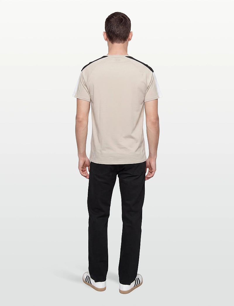 BOSS - Balance T-Shirt RN - kurzärmelig - open grey - 4