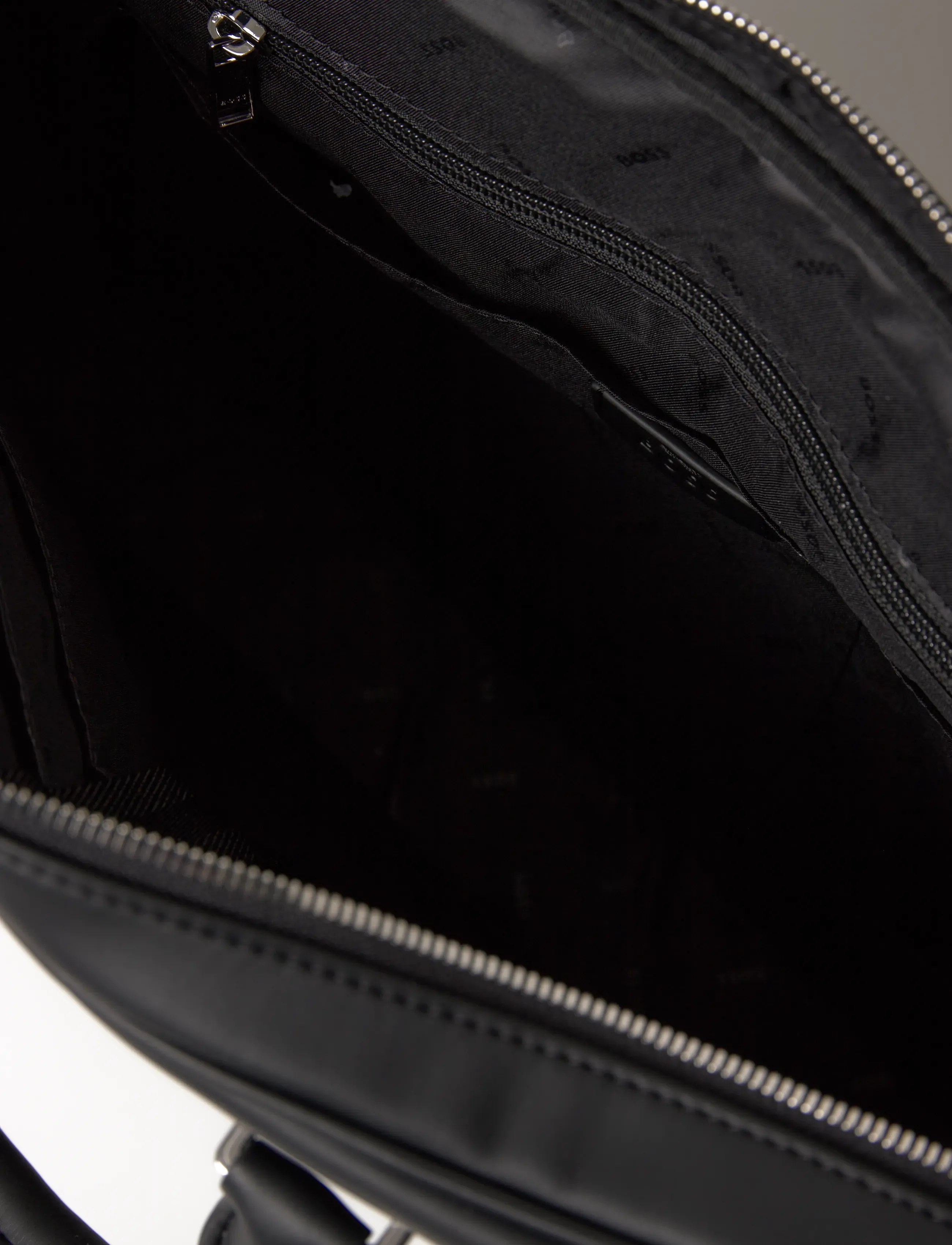 BOSS - Ray_MN_S doc case - datavesker - black - 4