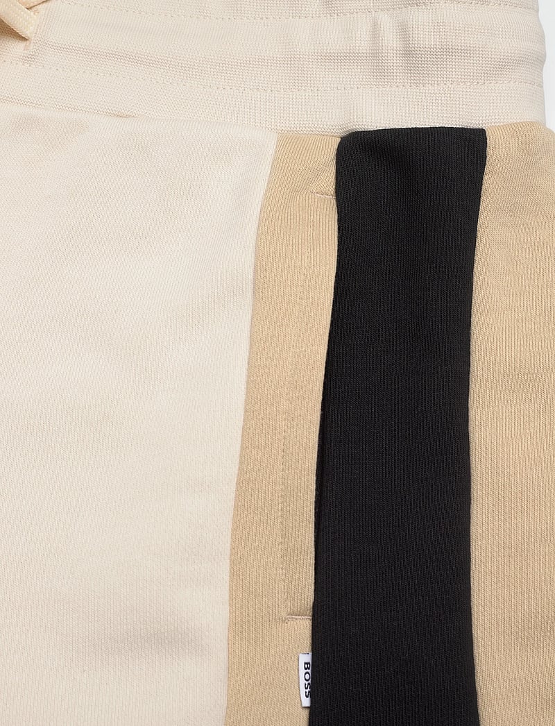 BOSS - BERMUDA SHORTS - sweatshorts - sand - 2