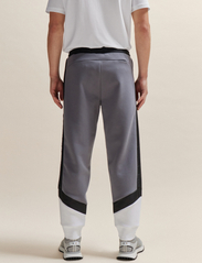 BOSS - Hadikon - sportinio tipo kelnės - medium grey - 6