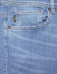 BOSS - Taber Zip BC-P-1 - regular piegriezuma džinsa bikses - medium blue - 2