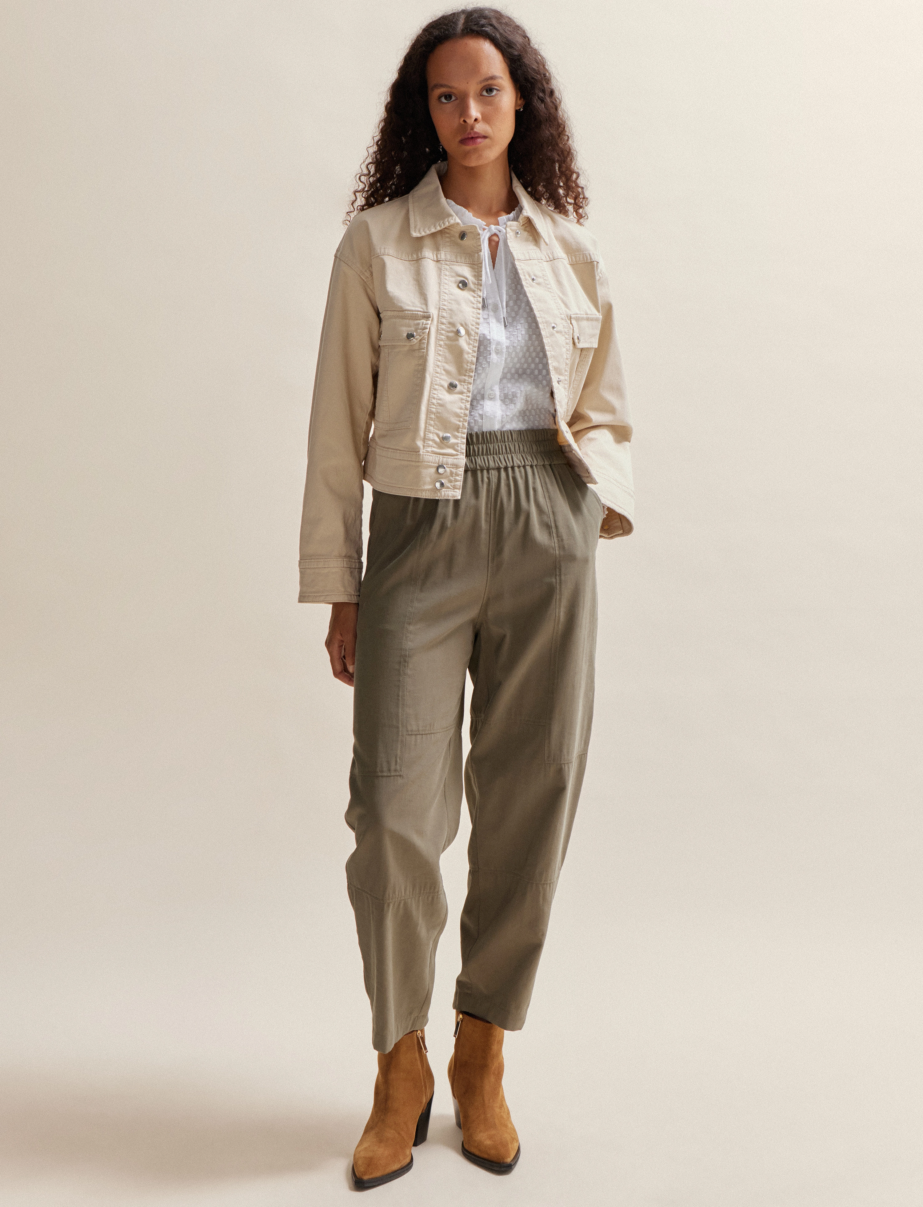 BOSS - C_Biusica - white - 3