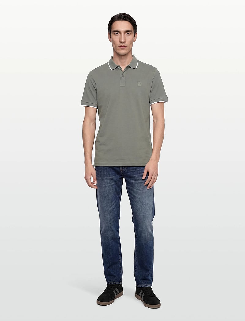 BOSS - Passertip - lühikeste varrukatega polod - open grey - 0