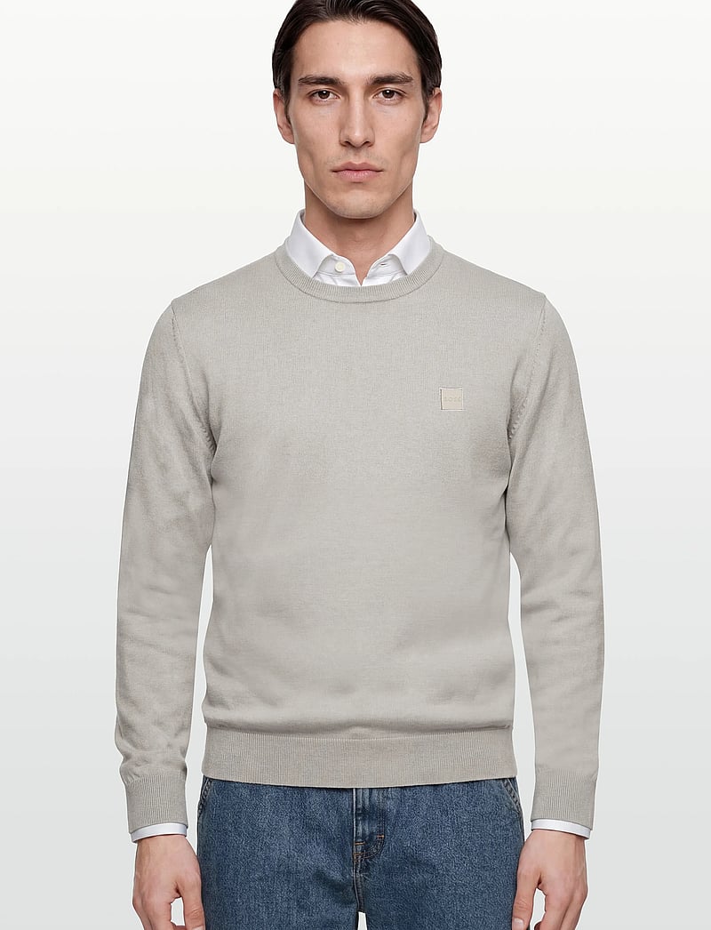 BOSS - Kanovano_S - rundhals - open grey - 4