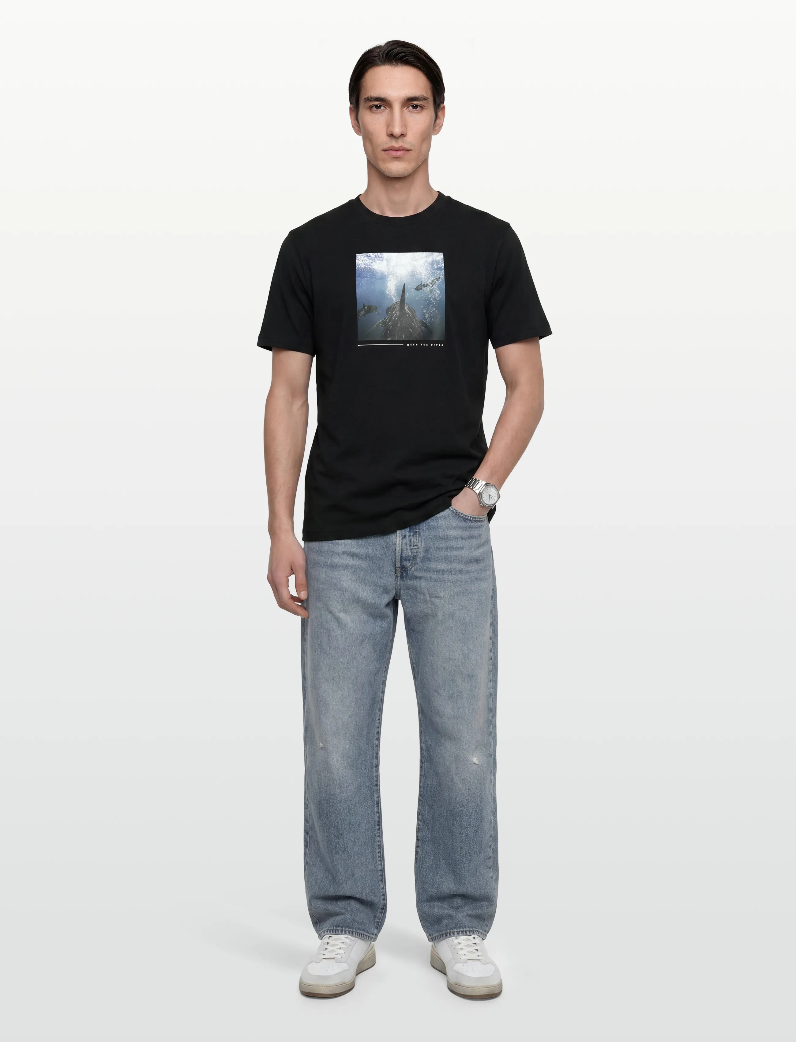 Cotton-jersey T-shirt with printed artwork 5
