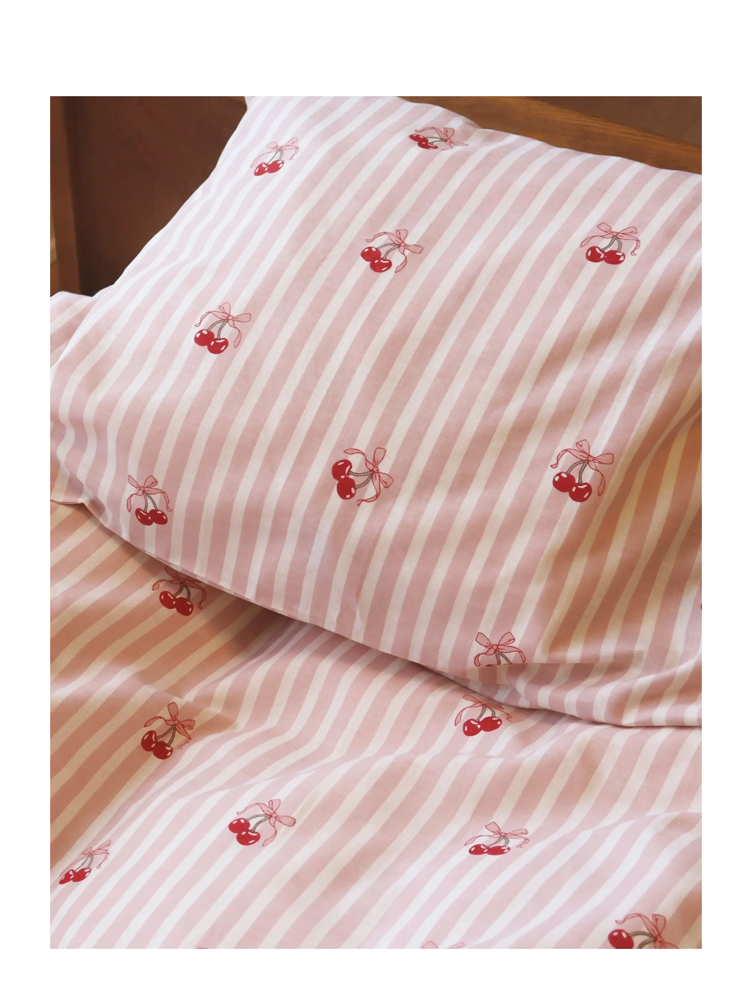 BrandMac Bed Linen "By Mats" Cherry Bow 100X140, 40X45 Cm, 100X140;40X45 cm, Sleep Time, Rosa - Sets, Kinder