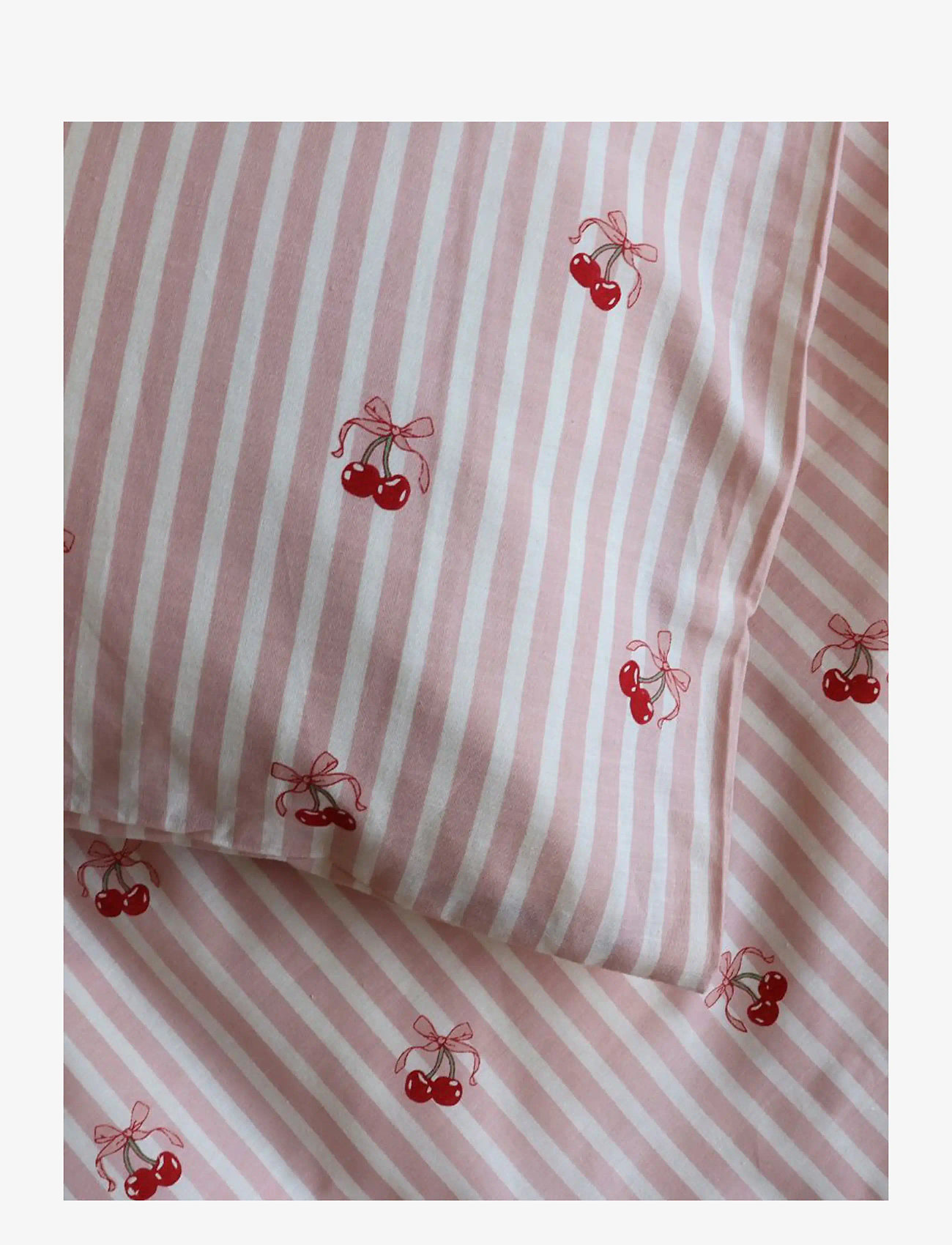 BrandMac - Bed linen "by mats" Cherry bow 100x140, 40x45 cm - bed sets - multi coloured - 2