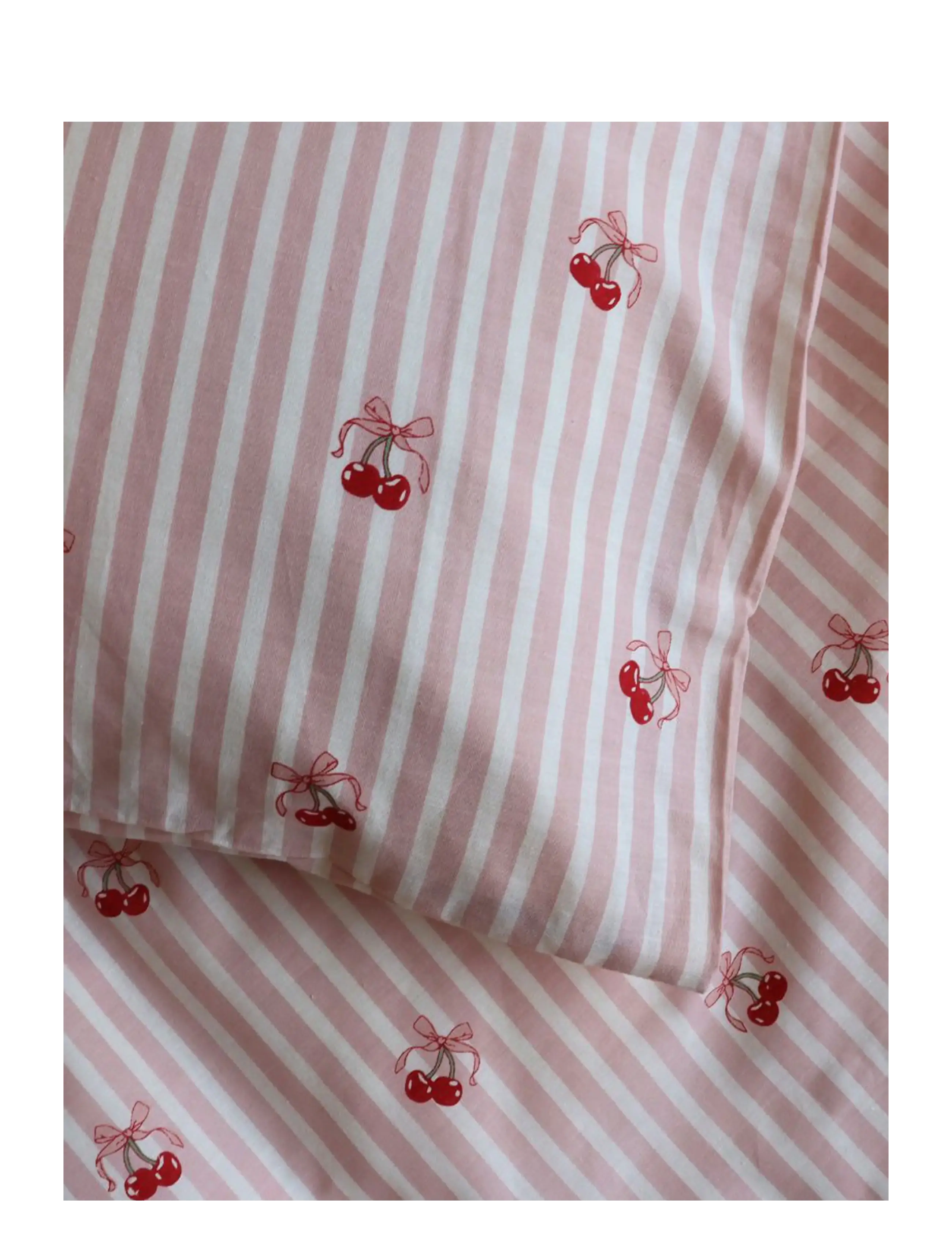 BrandMac - Bed linen "by mats" Cherry bow 100x140, 40x45 cm - gultas veļas komplekti - multi coloured - 2