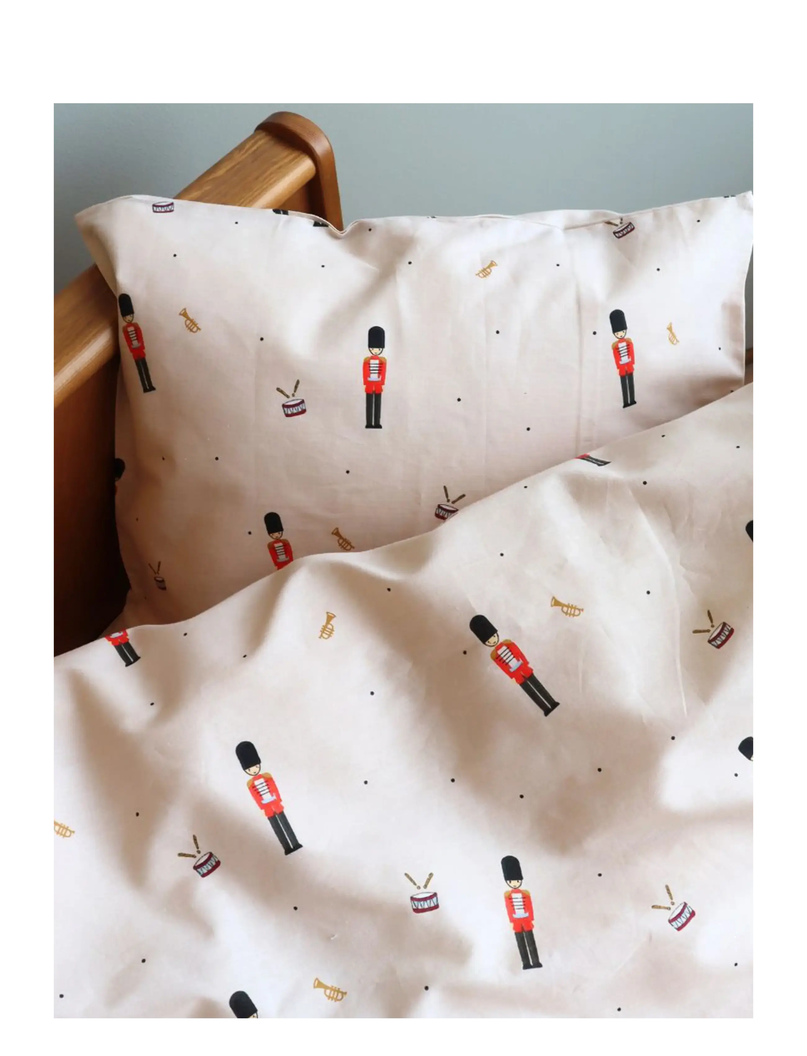 BrandMac - Bed linen "by mats" Toy soldier 70x100, 40x45 cm - voodipesukomplektid - multi coloured - 1