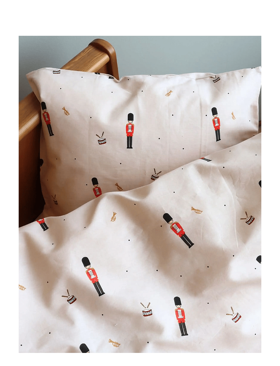 BrandMac - Bed linen "by mats" Toy soldier 100x140, 40x45 cm - voodipesukomplektid - multi coloured - 1