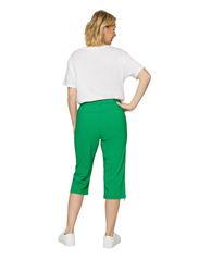 Brandtex - Capri pants - capribyxor - bright green - 3