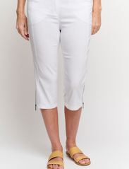 Brandtex - Capri pants - capribukser - white - 4