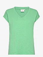 B. COASTLINE T-shirt s/s - LIGHT GRASS GREEN