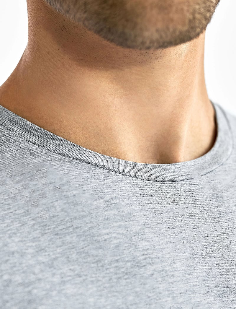 Bread & Boxers - Crew-Neck Slim - kortärmade t-shirts - grey melange - 5